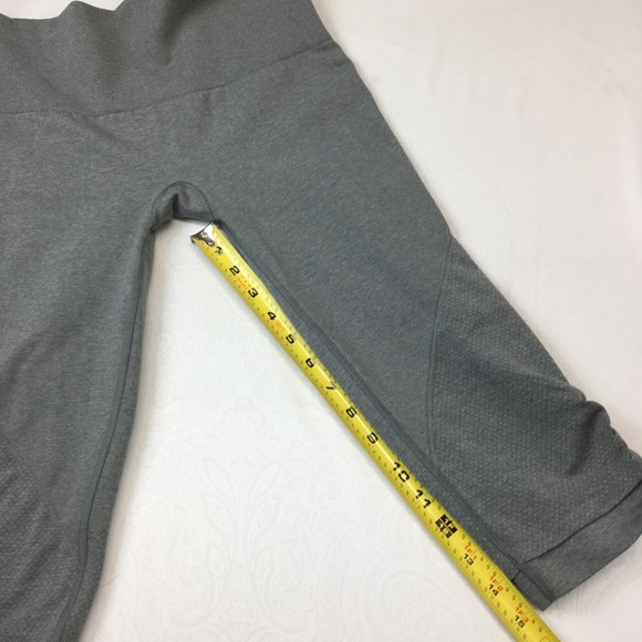 Lululemon Seamless, Capris Leggins, grey size 6 - Picture 7 of 11